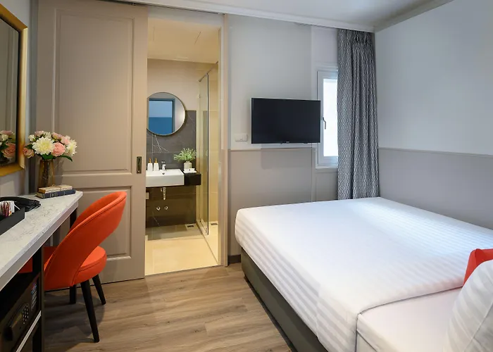 The Mulberry Khaosan Road Hotel